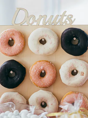 Vater tr&auml;gt Baby zur Taufe - Taufe Fotografie Stuttgart