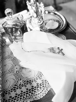 Familie vor der Kirche - Taufe Fotograf Stuttgart