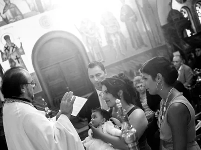 Orthodoxe Taufzeremonie in der Kirche - Taufe Fotograf Stuttgart