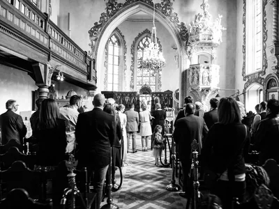 Taufwasser wird gesegnet - Taufe Fotografie Stuttgart