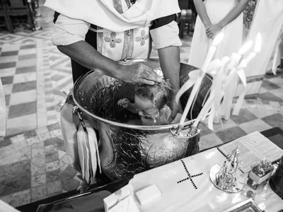 Taufprozession durch die Kirche - Taufreportage Stuttgart