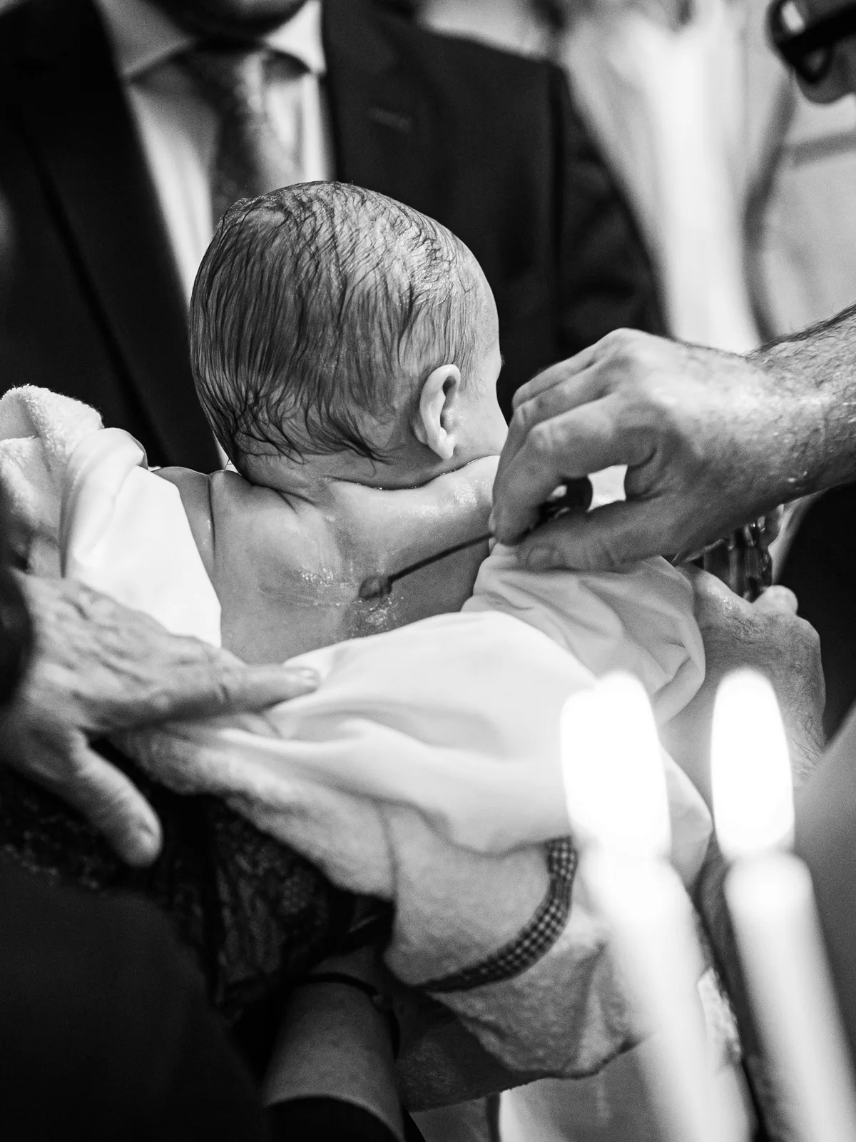 Myronsalbung bei orthodoxer Taufe - Taufe Fotograf Stuttgart